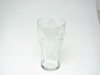 Стеклянный стакан